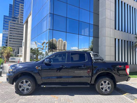 FORD RANGER 2.2 XLS 4X4 CD 16V DIESEL 4P AUTOMÁTICO